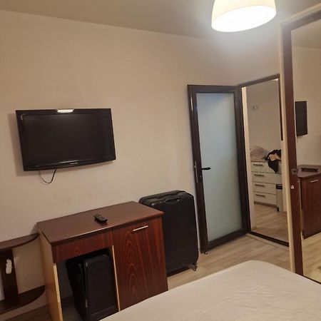 2 Bedrooms Apartment. Галац Екстер'єр фото